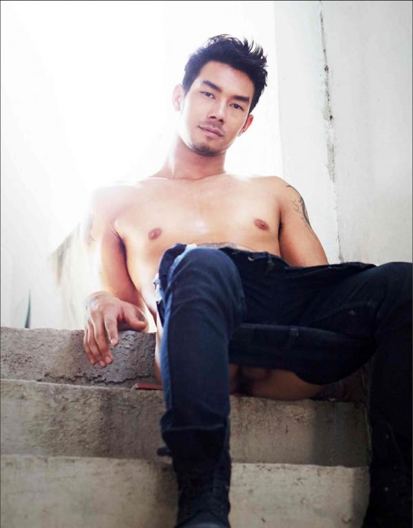 MAN-OMG-3---Guy-On-Hot-Street